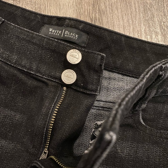 White House Black Market Bermuda Shorts - Picture 4 of 4